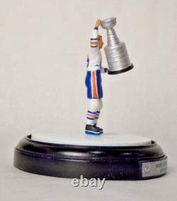 Wayne Gretzky Edmonton Oilers NHL Hockey UD Authentic Collectible Tribute 1999