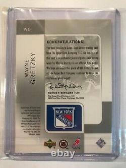 Wayne Gretzky Game Worn Relic 2000-01 SP Game Used Edition Tools of the Game #WG