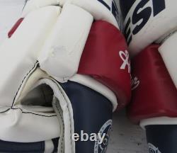 Wayne Gretzky HOF Signed Hespeler Game Model Hockey Gloves Upper Deck 195743