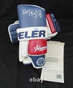 Wayne Gretzky HOF Signed Hespeler Game Model Hockey Gloves Upper Deck 195743