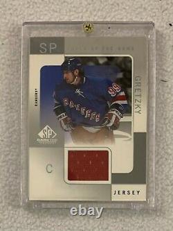 Wayne Gretzky New York Rangers Game Used Jersey Piece Upper Deck Card