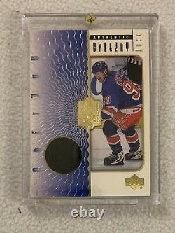 Wayne Gretzky New York Rangers Game Used Puck Piece Upper Deck Card