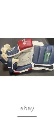 Wayne Gretzky Rangers Signed Hespeler Game Model Hockey Gloves Upper Deck COA