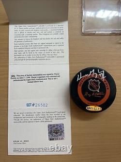 Wayne Gretzky Signed Autographed Puck Upper Deck COA Official Game Puck BAC08239