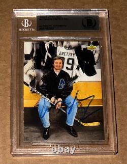 Wayne Gretzky Signed Card 1992-93 Upper Deck Auto Bas Beckett Authenticated