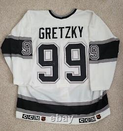 Wayne Gretzky Signed LA Kings Home White UD Authentic Game Model CCM Jersey