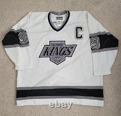 Wayne Gretzky Signed LA Kings Home White UD Authentic Game Model CCM Jersey