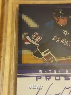 Wayne Gretzky Signed Upper Deck 98-99 Prosign WG Beckett 9 Autograph 10 COA