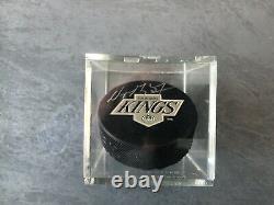 Wayne Gretzky Signed Upper Deck Authenticated Uda Official NHL Hockey Puck Kings