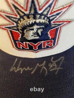 Wayne Gretzky UDA Signed Hat Upper Deck #49/199