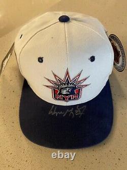 Wayne Gretzky UDA Signed Hat Upper Deck #49/199