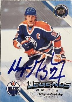 Wayne Gretzky Upper Deck 2023 NHCD-30 Autographed Card Wayne Gretzky Upper Deck 2023 NHCD-30 Autographed Card
