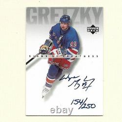 Wayne Gretzky Upper Deck Autographed Signs of Greatness Card -154/250