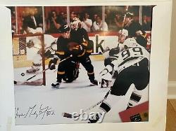 Wayne Gretzky Upper Deck Limited Edition 802 Goal Signed 16x20 Photo 139/802