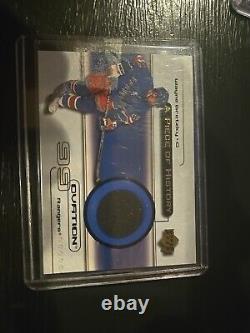 Wayne Gretzky Upper Deck Ovation A Piece Of History Game Used Puck Card 2000