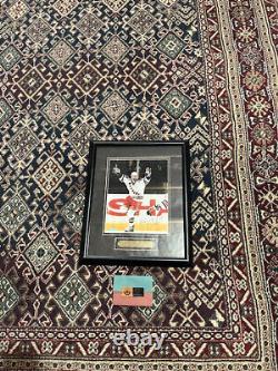 Wayne Gretzky signed 12 x 15 Upper Deck Authenticated photo of Goal #1072