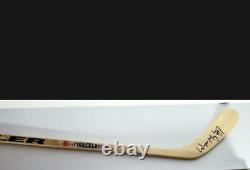 Wayne Gretzky signed stick Upper Deck