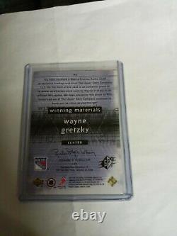 Wayne gretzky authentic game s/p winning materials upper deck year 2000