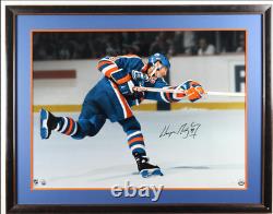 Wayne gretzky framed signed photo uda Custom frame measures approximately 38 x